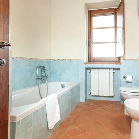 Bella * קורטונה